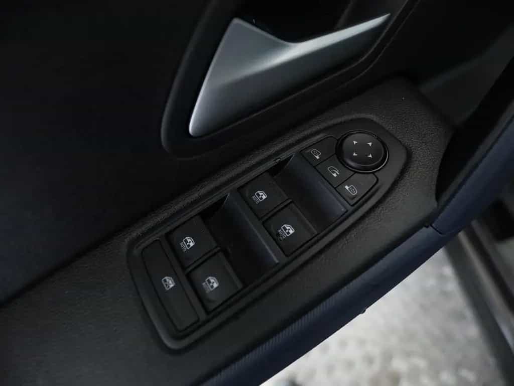 Dacia Duster Neuer Journey TCe 130 Apple CarPlay SHZ P 08/2025-photo-15