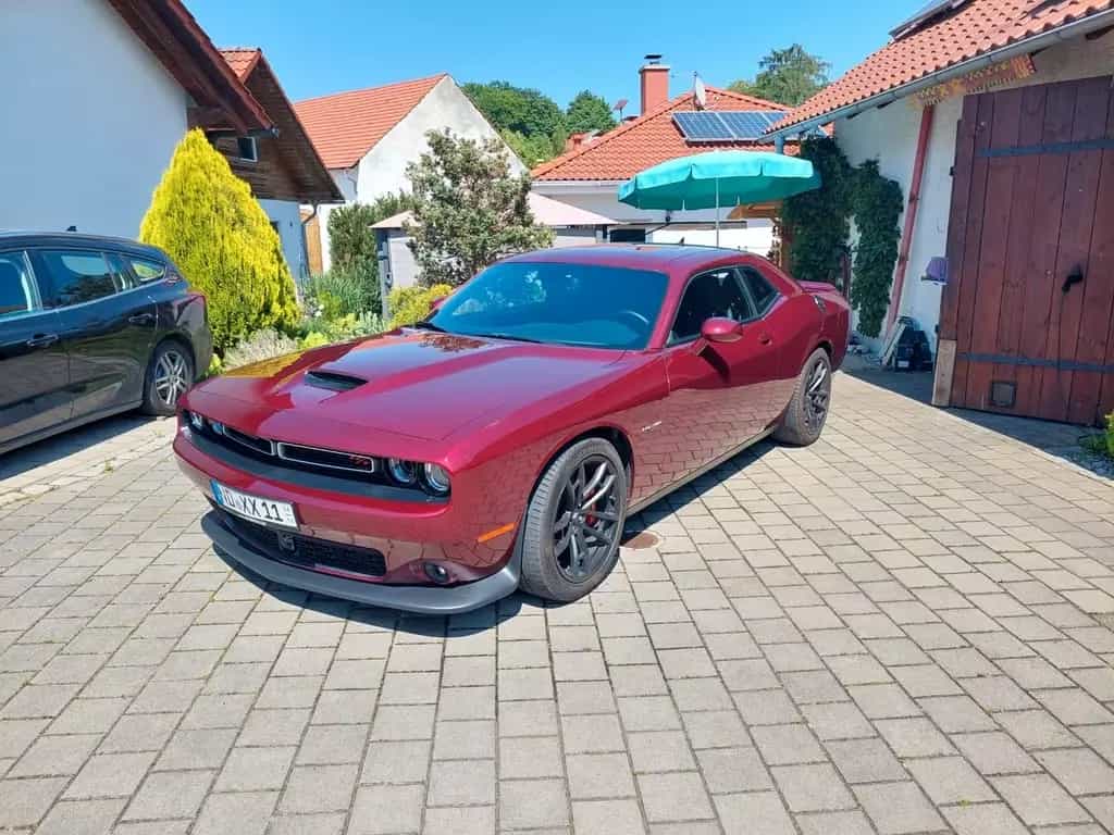 Dodge Challenger HU neu 5000km 5.7l V8 unfallfrei 03/2023-photo-1