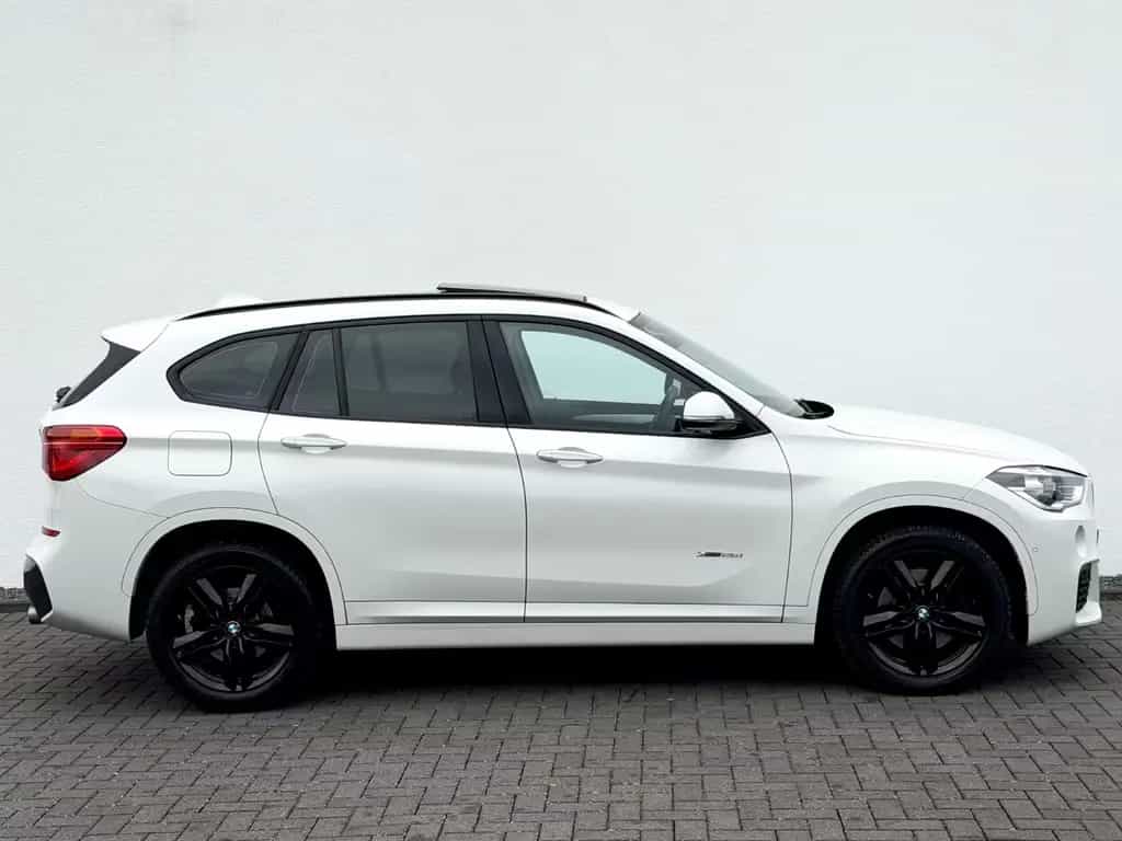 BMW X1 xDrive 25 i M Sport Paket /NAVI/LED/PANO/AHK/ 09/2017-photo-3