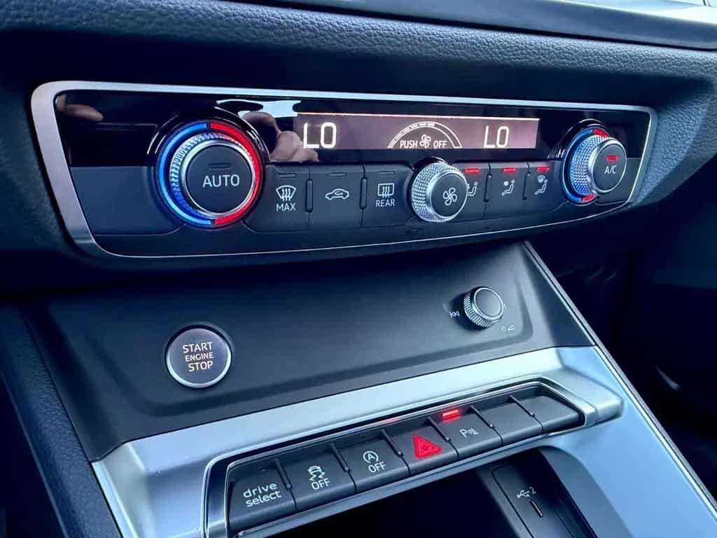 Audi Q3 35 TFSI S line /LED/CAM/ACC/GARANTIE/APP/ 02/2020-photo-19
