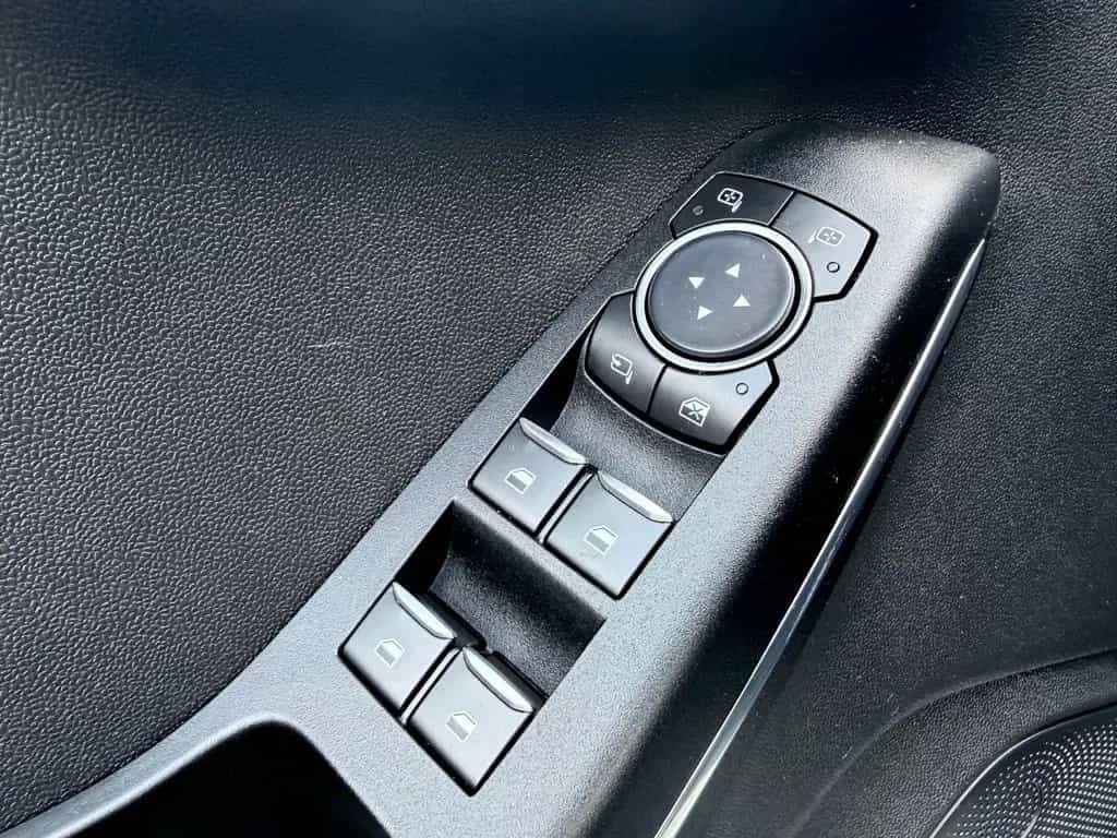 Ford Fiesta Vignale /AUTOMATIK/NAVI/LED/CAM/GARANTIE/ 02/2019-photo-17