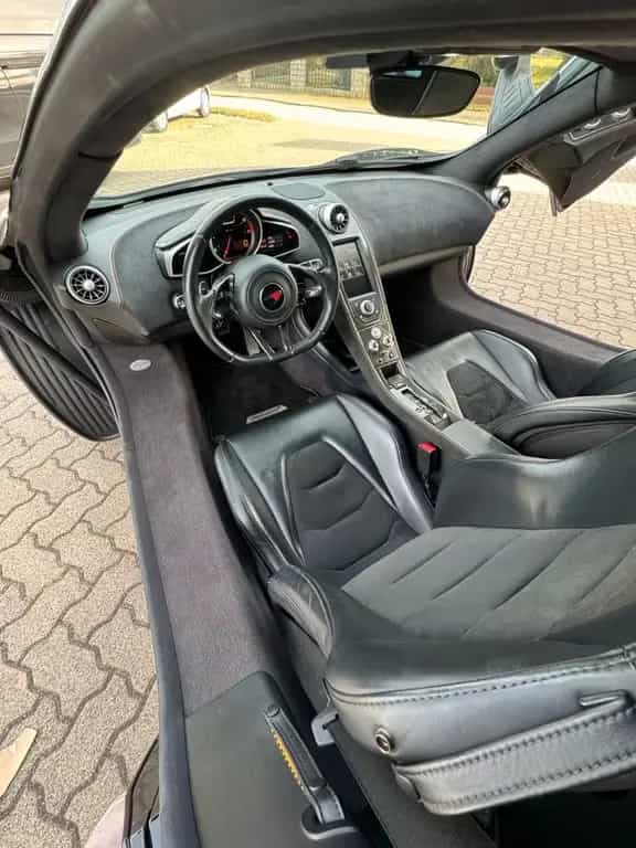 McLaren MP4-12C 3.8 V8 05/2013-photo-14
