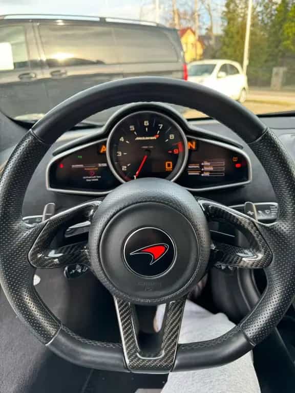 McLaren MP4-12C 3.8 V8 05/2013-photo-6