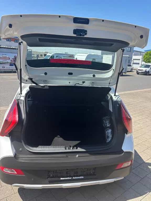Hyundai BAYON Trend Mild-Hybr. 2WD 7DCT/NAVI/LED/SHZ/KAM 01/2024-photo-4