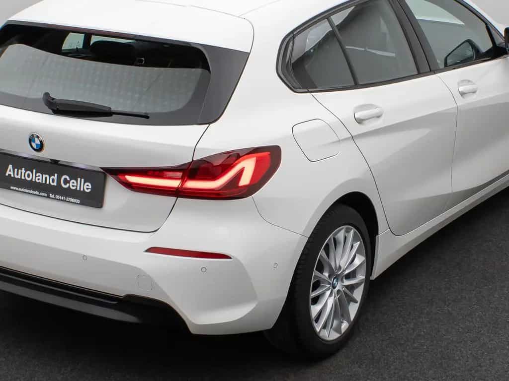 BMW 118 i SportLine Kamera DAB Lenkrhzg Komfort Alarm 03/2023-photo-13
