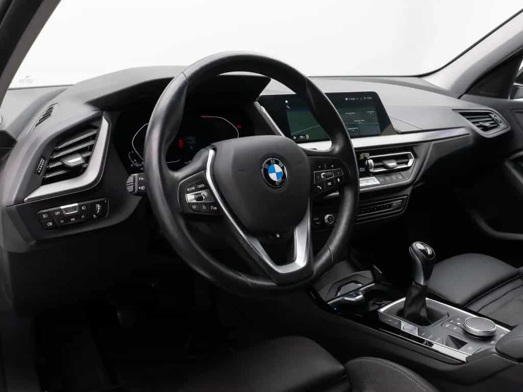 BMW 118 i SportLine Kamera DAB Lenkrhzg Komfort Alarm 03/2023-photo-18