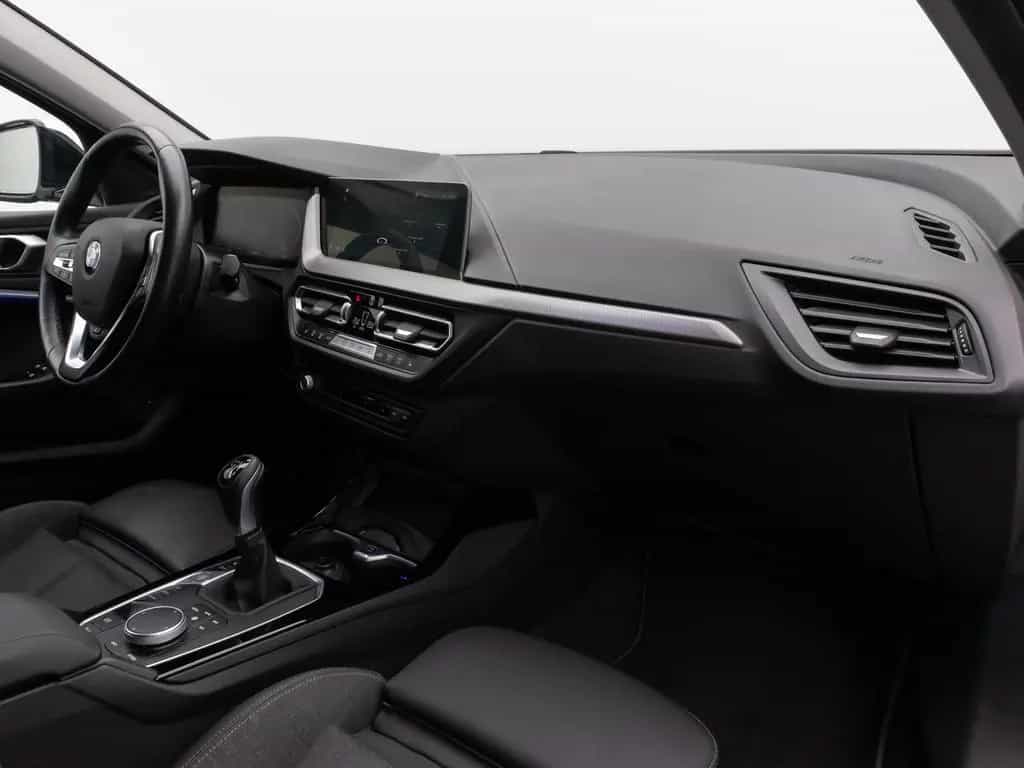 BMW 118 i SportLine Kamera DAB Lenkrhzg Komfort Alarm 03/2023-photo-21
