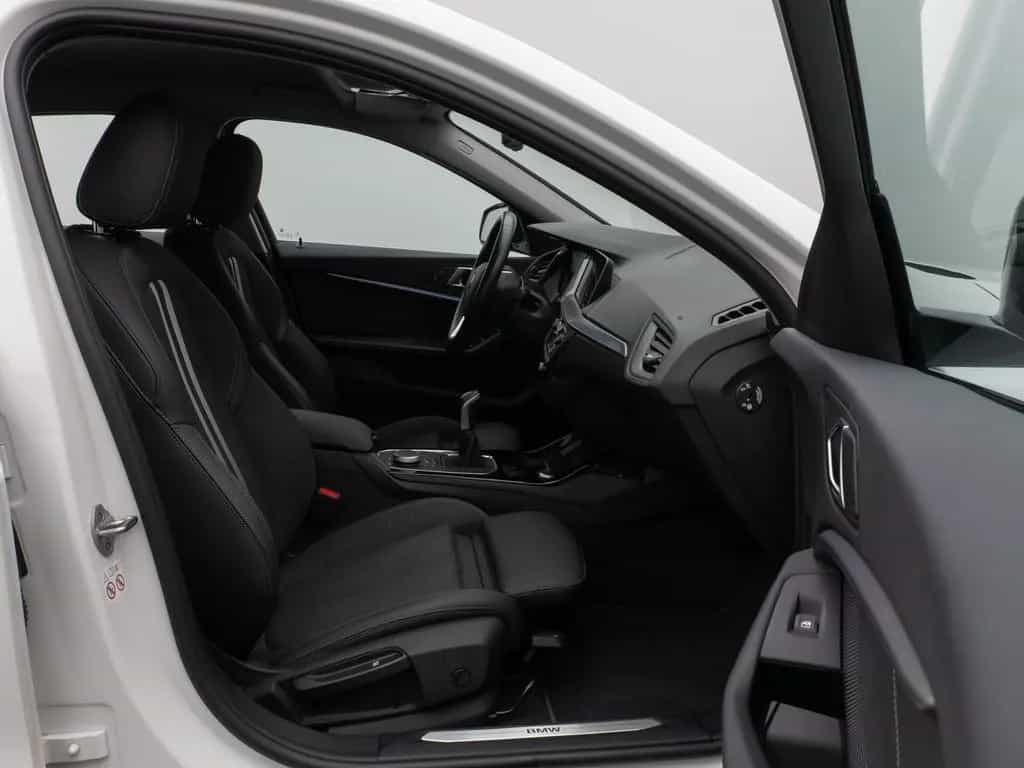 BMW 118 i SportLine Kamera DAB Lenkrhzg Komfort Alarm 03/2023-photo-22