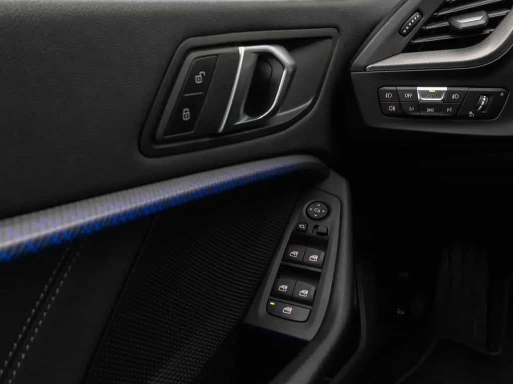 BMW 118 i SportLine Kamera DAB Lenkrhzg Komfort Alarm 03/2023-photo-30