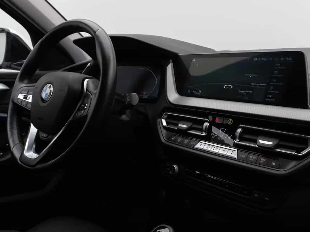 BMW 118 i SportLine Kamera DAB Lenkrhzg Komfort Alarm 03/2023-photo-33