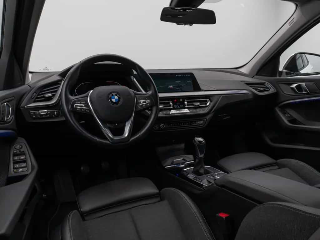 BMW 118 i SportLine Kamera DAB Lenkrhzg Komfort Alarm 03/2023-photo-34