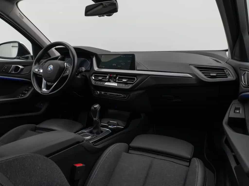 BMW 118 i SportLine Kamera DAB Lenkrhzg Komfort Alarm 03/2023-photo-36