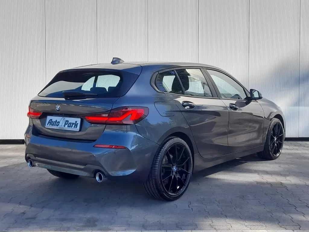 BMW 118 d  NAVI/APP~SHZ~2xPDC~LED~RFK~ALU19"~1A Zusta 07/2020-photo-2