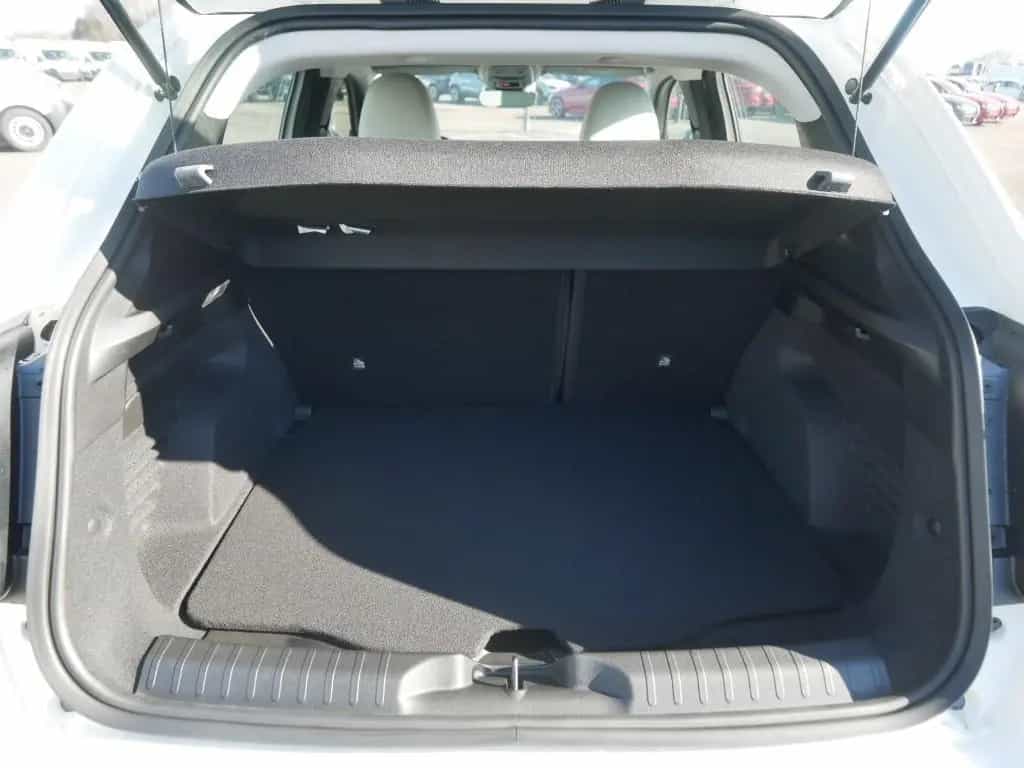 Fiat 600 HYBRID ICON 1.2 110 PS DCT6 KOMFORT NAVI KAM 05/2026-photo-12