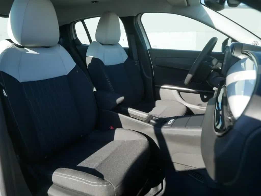 Fiat 600 HYBRID ICON 1.2 110 PS DCT6 KOMFORT NAVI KAM 05/2026-photo-18
