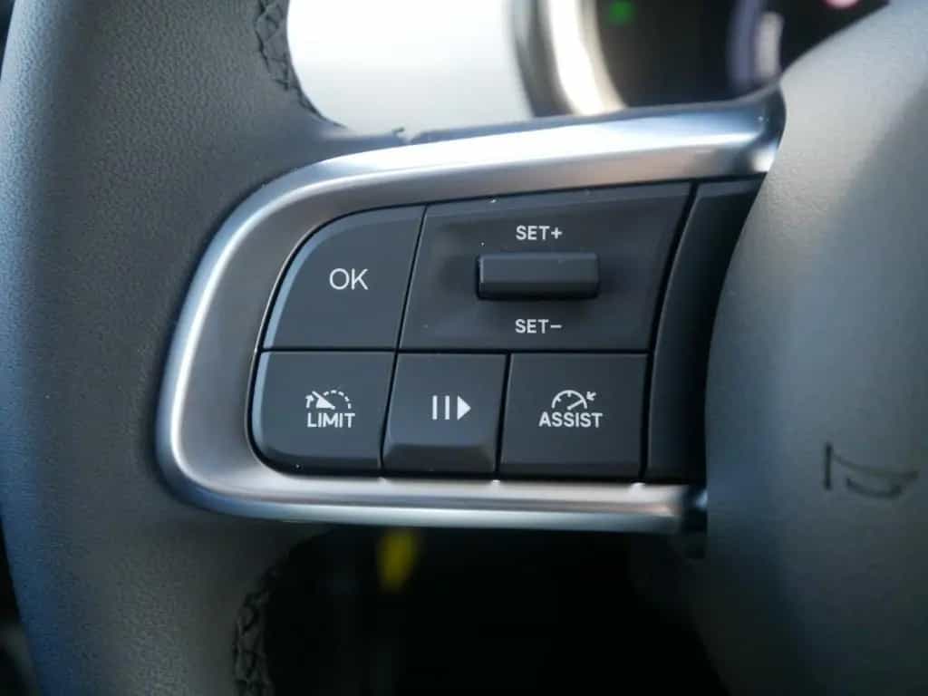 Fiat 600 HYBRID ICON 1.2 110 PS DCT6 KOMFORT NAVI KAM 05/2026-photo-24