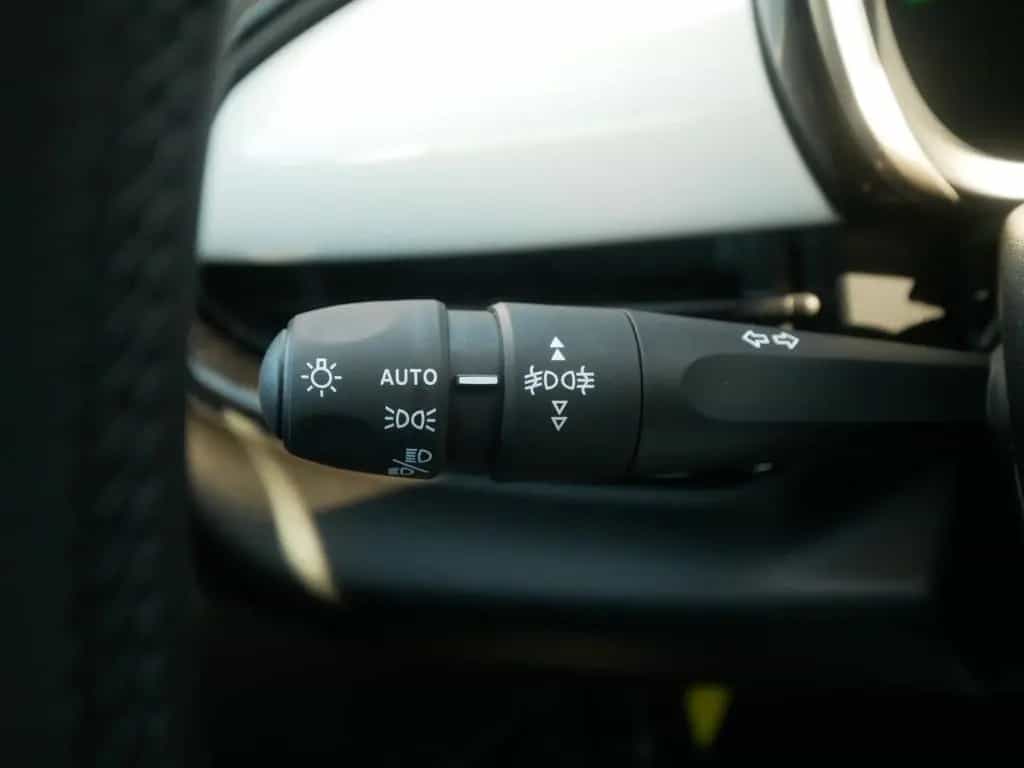 Fiat 600 HYBRID ICON 1.2 110 PS DCT6 KOMFORT NAVI KAM 05/2026-photo-26