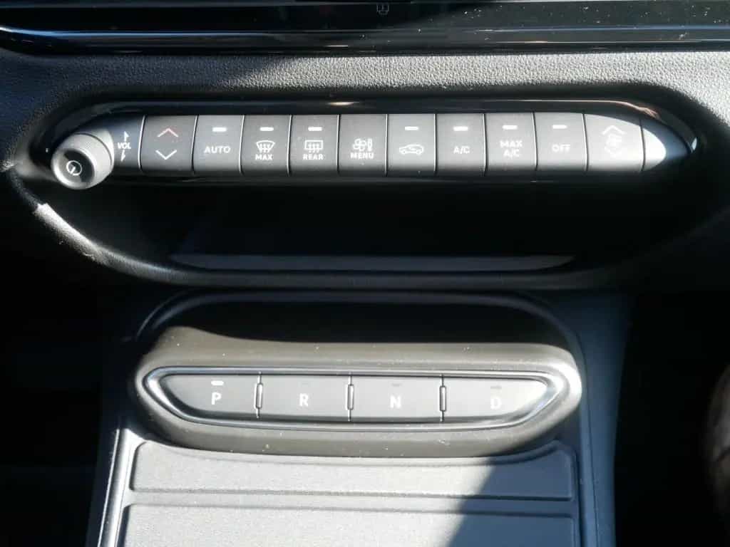Fiat 600 HYBRID ICON 1.2 110 PS DCT6 KOMFORT NAVI KAM 05/2026-photo-36