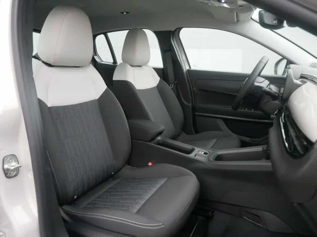 Fiat 600 HYBRID ICON 1.2 110 PS DCT6 KOMFORT NAVI KAM 05/2026-photo-14