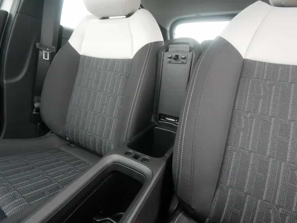 Fiat 600 HYBRID ICON 1.2 110 PS DCT6 KOMFORT NAVI KAM 05/2026-photo-9