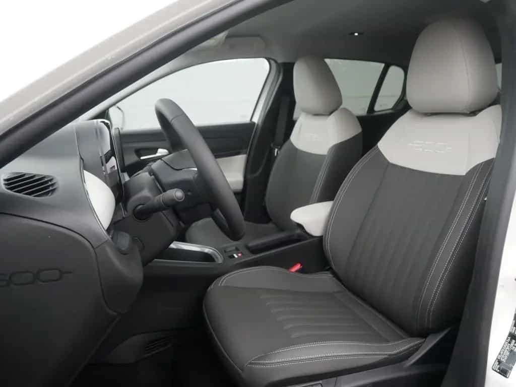 Fiat 600 HYBRID LA PRIMA 1.2 110 PS DCT6 LED NAVI KAM 05/2026-photo-12