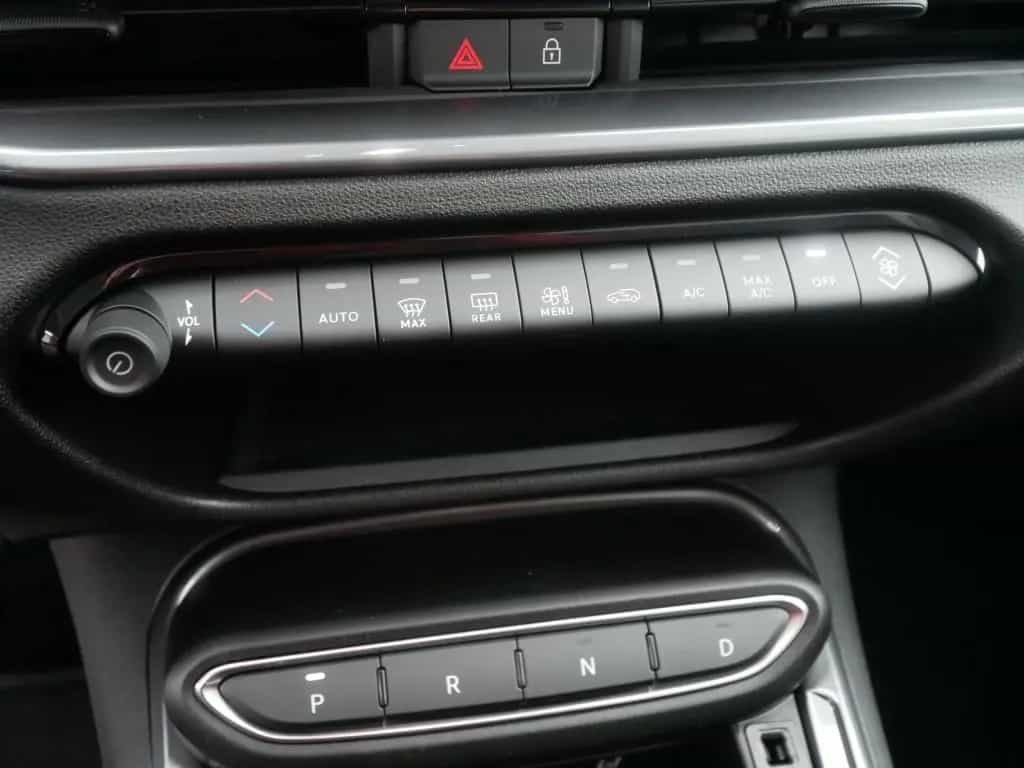 Fiat 600 HYBRID LA PRIMA 1.2 110 PS DCT6 LED NAVI KAM 05/2026-photo-29