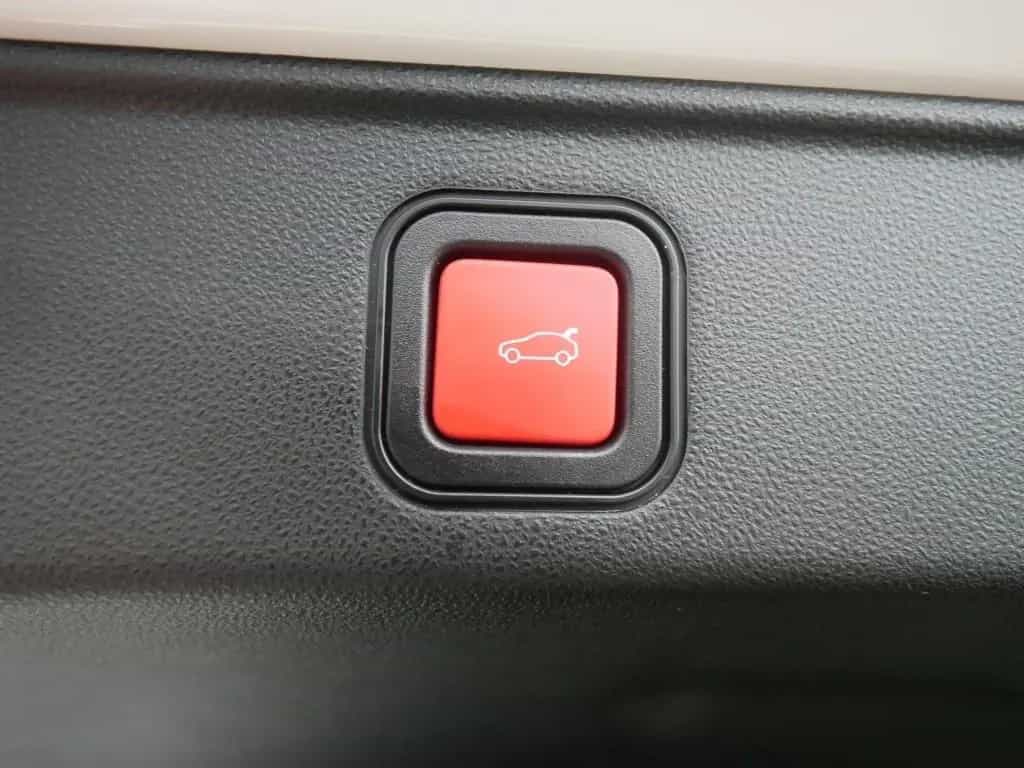 Fiat 600 HYBRID LA PRIMA 1.2 110 PS DCT6 LED NAVI KAM 05/2026-photo-39