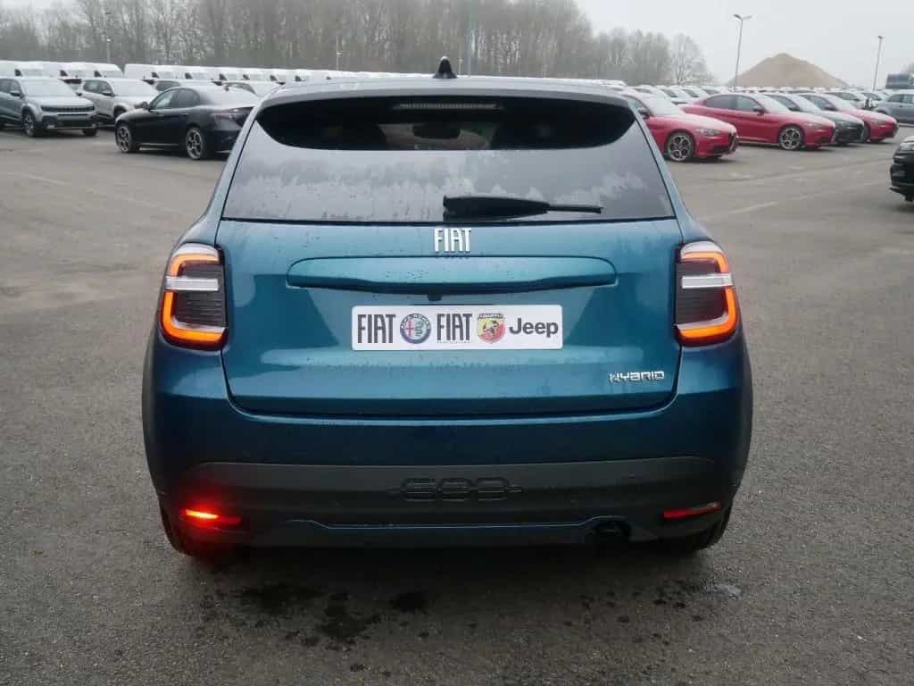 Fiat 600 HYBRID LA PRIMA 1.2 110 PS DCT6 LED NAVI KAM 05/2026-photo-3