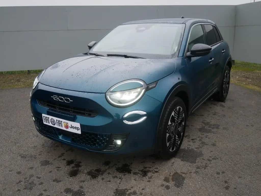 Fiat 600 HYBRID LA PRIMA 1.2 110 PS DCT6 LED NAVI KAM 05/2026-photo-6