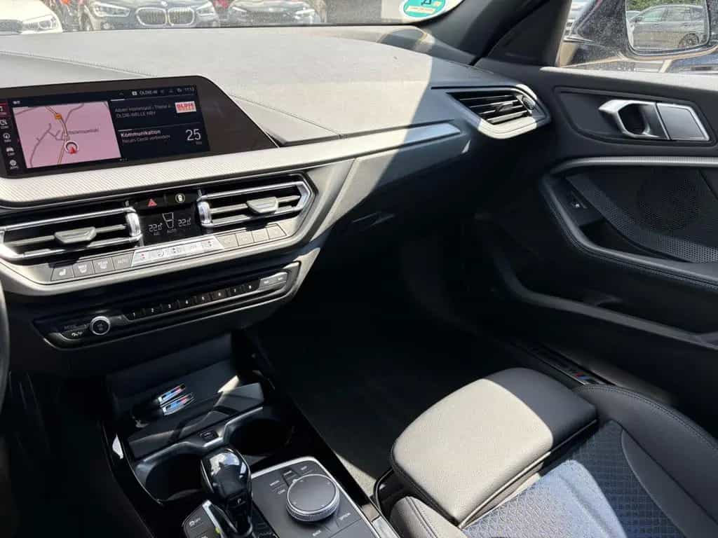 BMW 120 d xDrive Limousine M Sport Aut. LED DAB 10/2020-photo-32