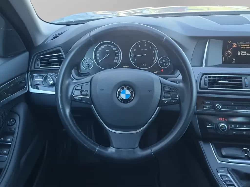BMW 520 i Lim. *Bi-Xenon*Navi*PDC* 06/2015-photo-12