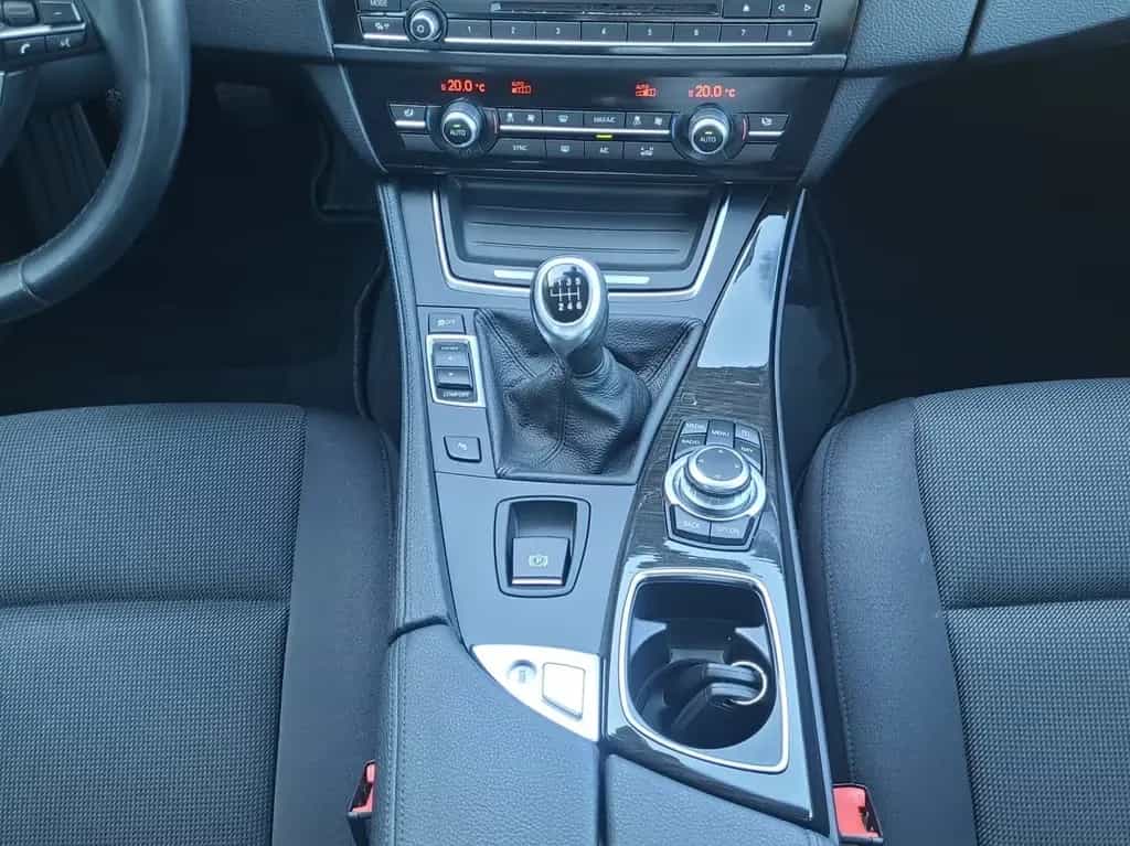 BMW 520 i Lim. *Bi-Xenon*Navi*PDC* 06/2015-photo-15