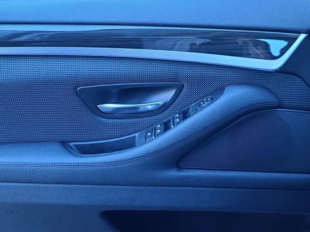 BMW 520 i Lim. *Bi-Xenon*Navi*PDC* 06/2015-photo-16