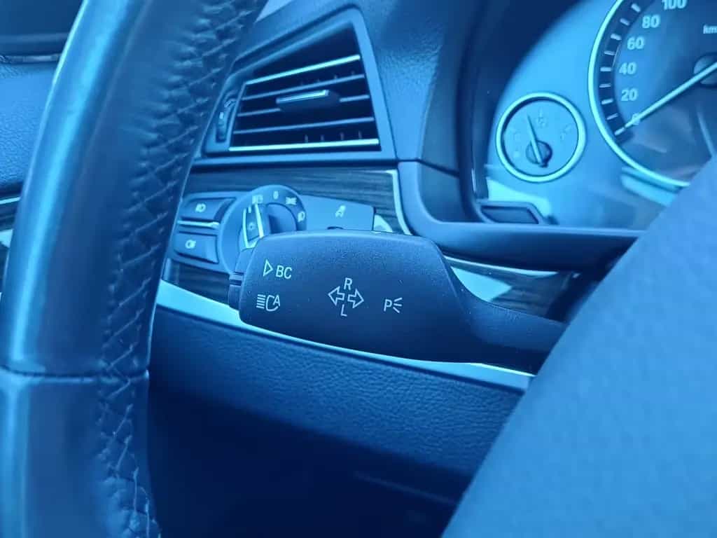 BMW 520 i Lim. *Bi-Xenon*Navi*PDC* 06/2015-photo-17