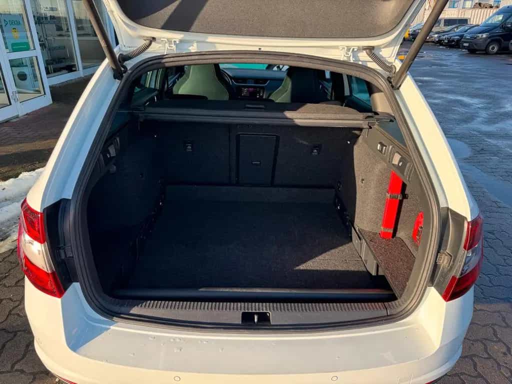 Skoda Octavia Combi RS 245 LED, AHK, Kamera 10/2018-photo-17