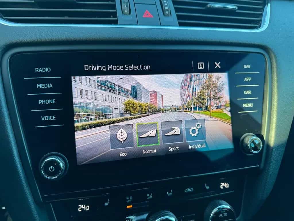Skoda Octavia Combi RS 245 LED, AHK, Kamera 10/2018-photo-24
