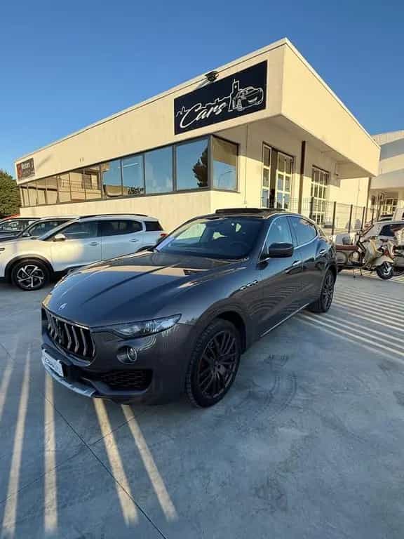 Maserati Levante V6 Diesel 275 CV AWD 01/2017-photo-2