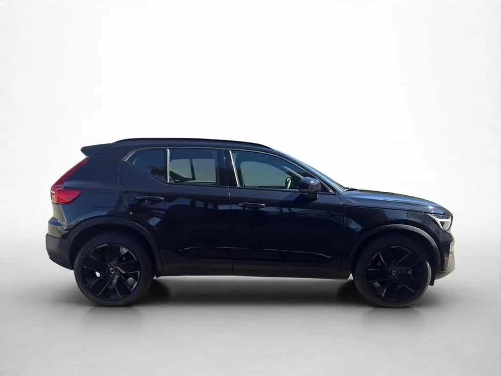 Volvo XC40 B3 Black Edition Plus H/K RFK NAV LED 20" 03/2025-photo-1