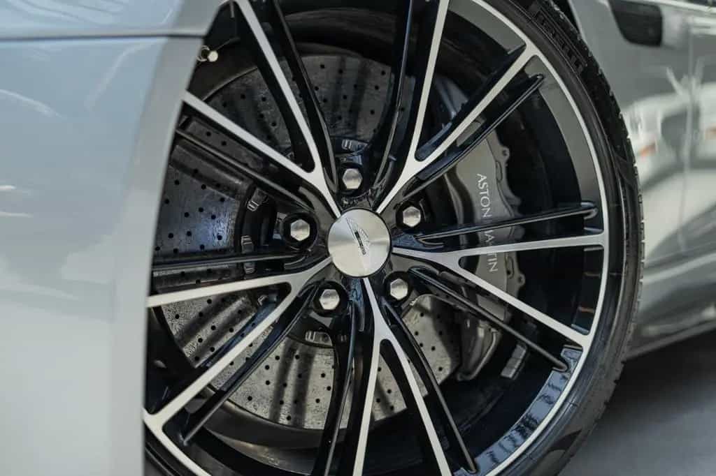 Aston Martin Vanquish Centenary *Low Mileage* 01/2014-photo-32