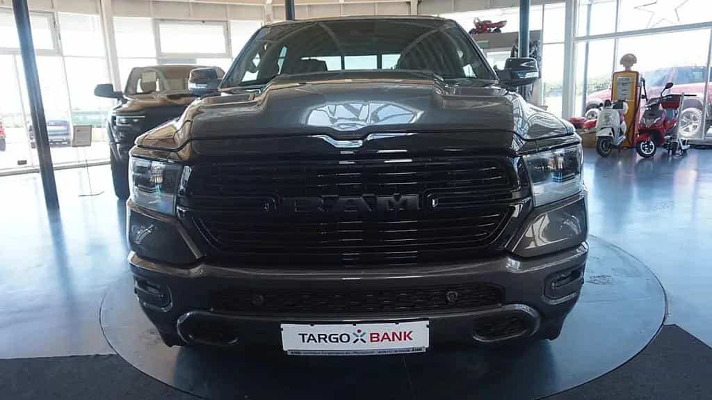 Dodge RAM LARAMIE 22 Zoll*Pano*eTorque*AHK*Crew-Cab* 07/2021-photo-1