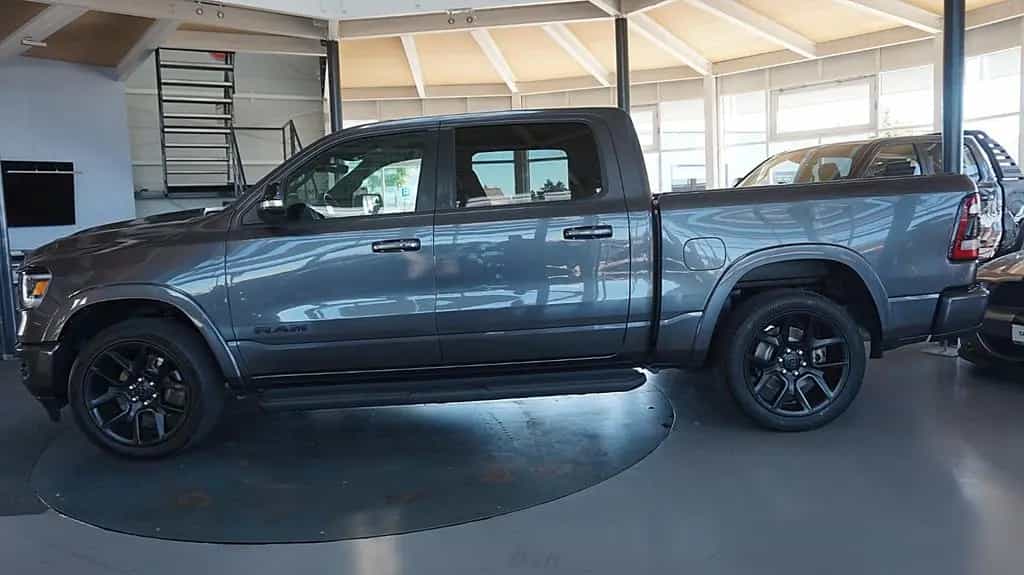 Dodge RAM LARAMIE 22 Zoll*Pano*eTorque*AHK*Crew-Cab* 07/2021-photo-2
