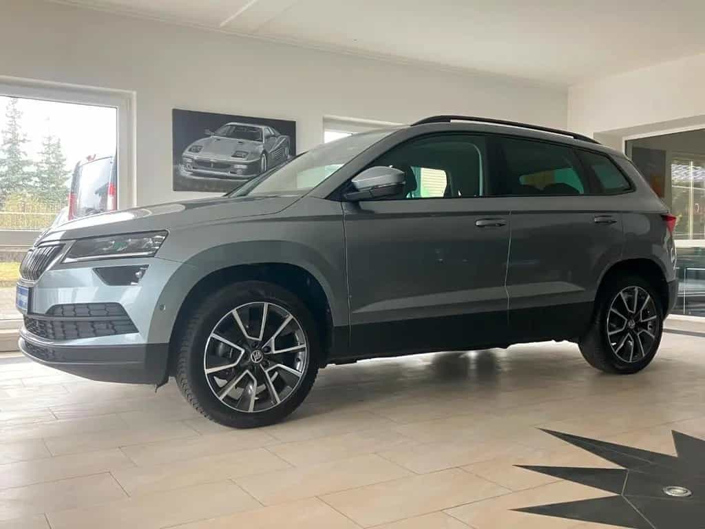 Skoda Karoq 1.5 TSI Style DSG ParkAssist LED Kamera 08/2018-photo-1