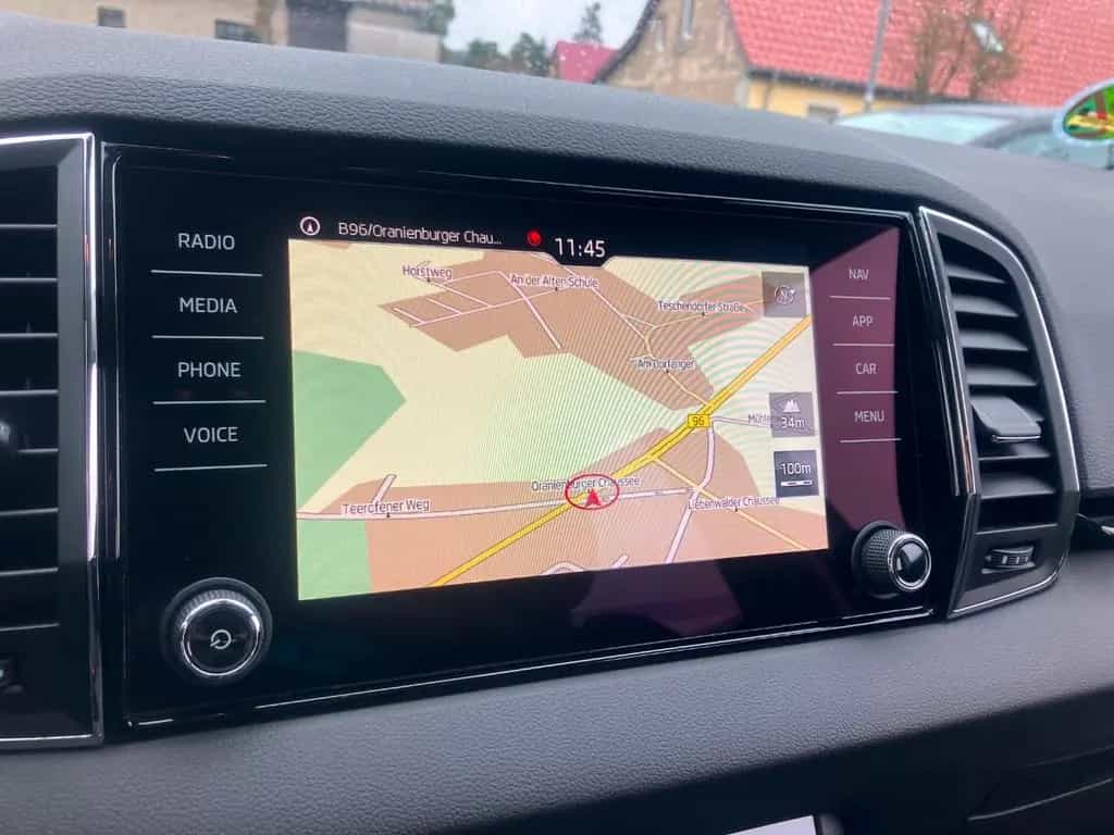 Skoda Karoq 1.5 TSI Style DSG ParkAssist LED Kamera 08/2018-photo-13