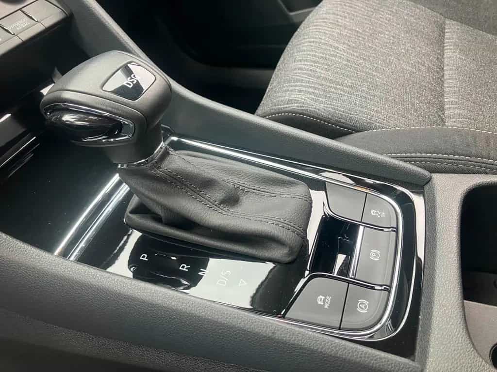 Skoda Karoq 1.5 TSI Style DSG ParkAssist LED Kamera 08/2018-photo-15
