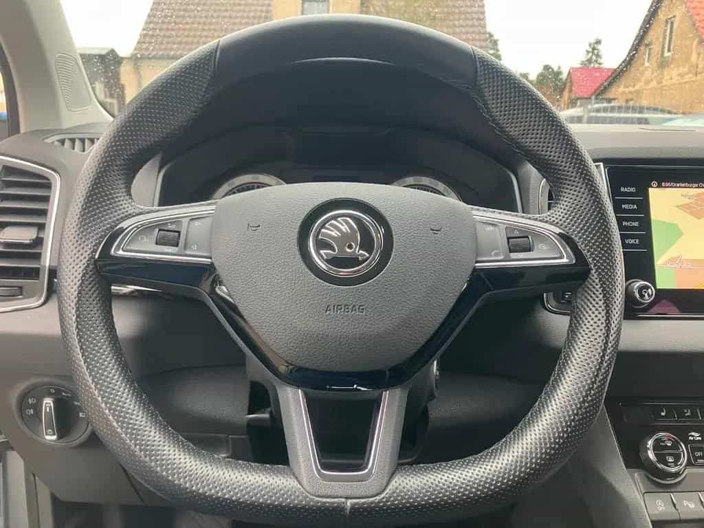Skoda Karoq 1.5 TSI Style DSG ParkAssist LED Kamera 08/2018-photo-16
