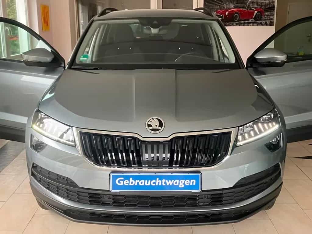 Skoda Karoq 1.5 TSI Style DSG ParkAssist LED Kamera 08/2018-photo-3
