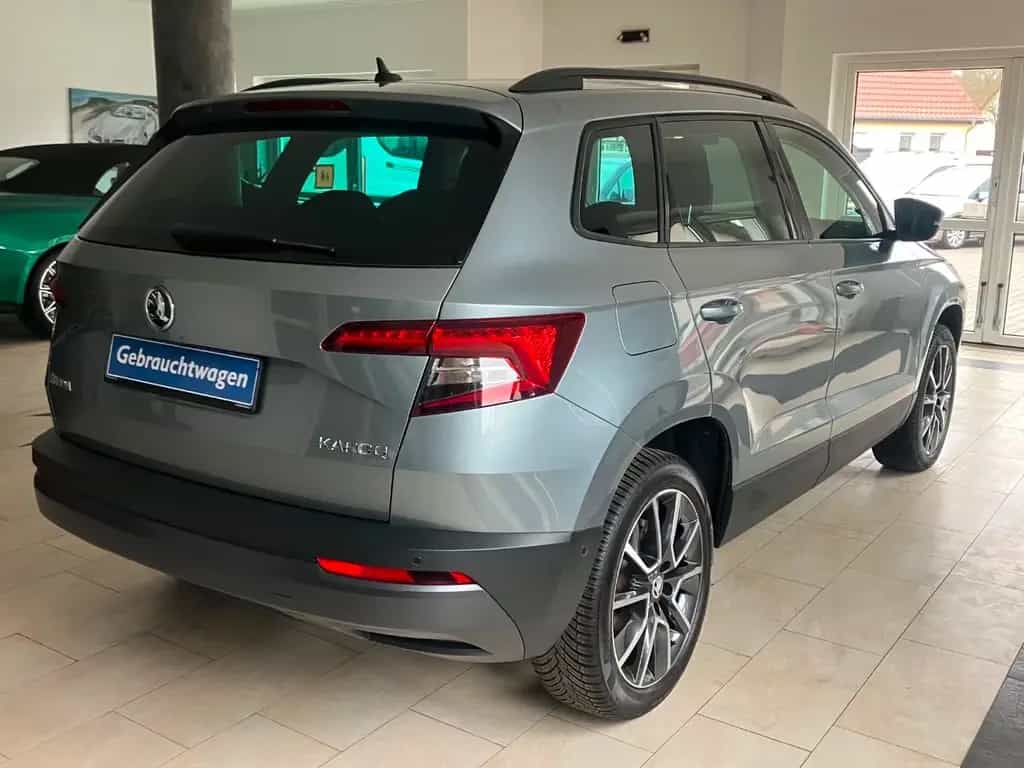 Skoda Karoq 1.5 TSI Style DSG ParkAssist LED Kamera 08/2018-photo-5