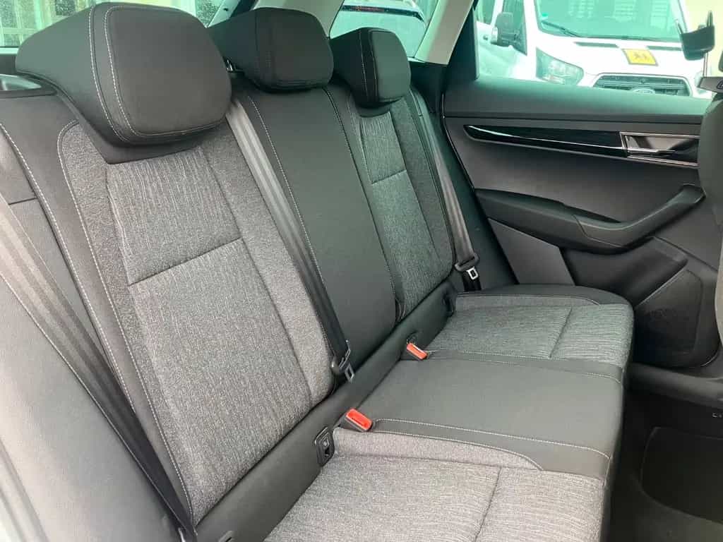 Skoda Karoq 1.5 TSI Style DSG ParkAssist LED Kamera 08/2018-photo-8