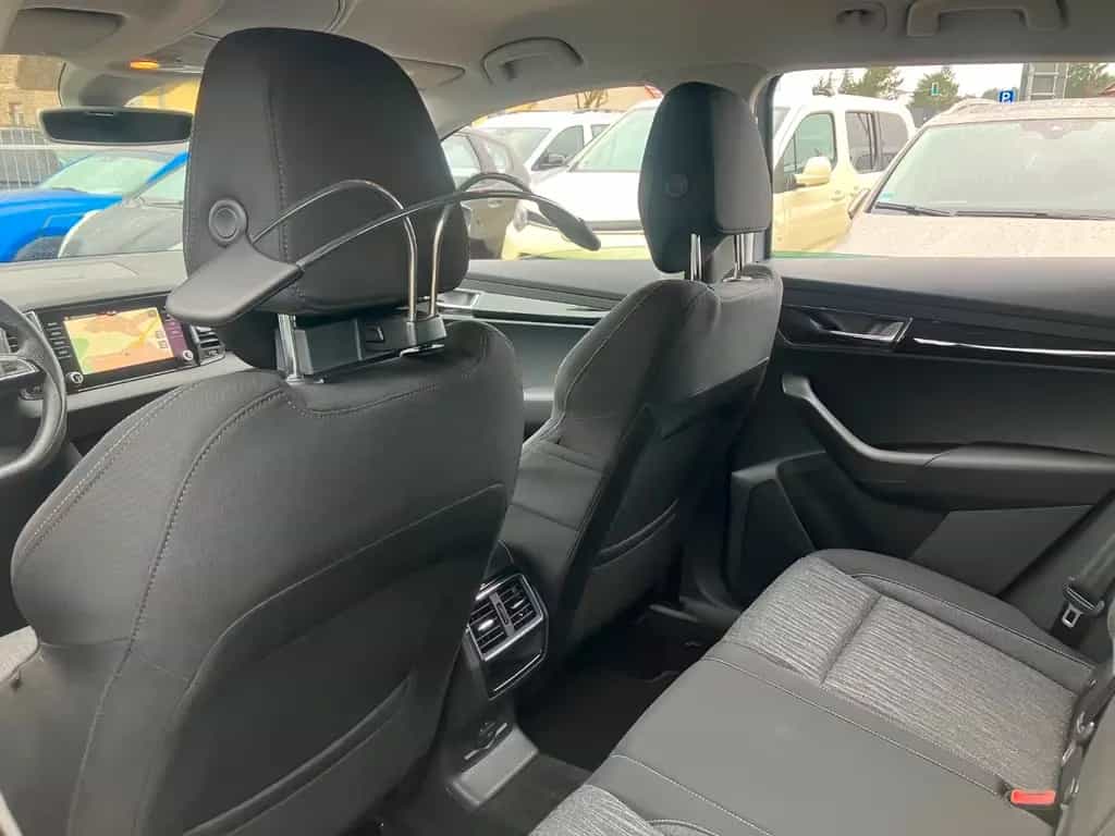 Skoda Karoq 1.5 TSI Style DSG ParkAssist LED Kamera 08/2018-photo-9