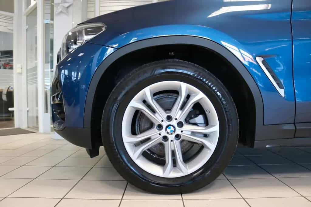 BMW X3 xDrive 20 d Advantage Pano HUD DAB+ Navi 11/2020-photo-3